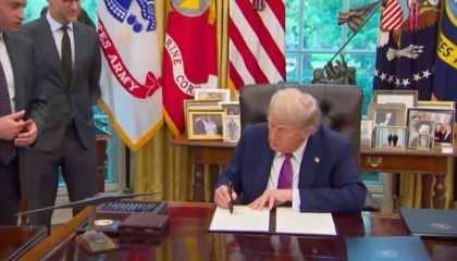 trump-teken-perintah-eksekutif-ancam-negara-penahan-warga-as-1757153804587_169