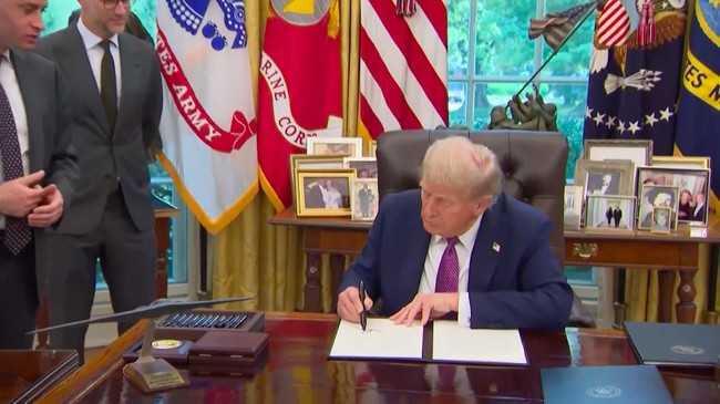 trump-teken-perintah-eksekutif-ancam-negara-penahan-warga-as-1757153804587_169