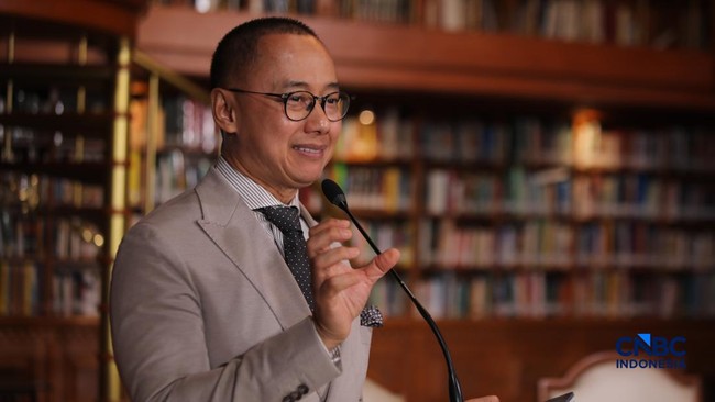 wakil-ketua-mpr-ri-anggota-komisi-xii-dpr-ri-eddy-soeparno-menyampaikan-pemaparan-dalam-ekoniklim-talkshow-2026-di-wisma-habib-1785210904422_169
