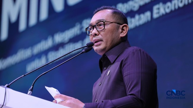wakil-menteri-investasi-dan-hilirisasiwakil-kepala-bkpm-todotua-pasaribu-saat-menyampaikan-pemaparan-dalam-mindialogue-dengan-1786522007086_169