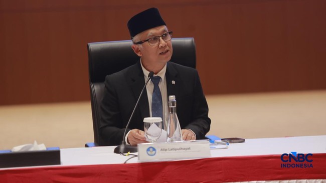 wakil-menteri-pendidikan-dasar-dan-menengah-atip-latipulhayat-saat-konferensi-pers-terkait-rapbn-nota-keuangan-tahun-anggaran-1786708303932_169