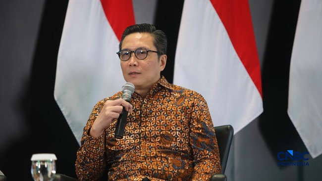direktur-utama-bursa-efek-indonesia-jeffrey-hendrik-saat-menyampaikan-pemaparan-dalam-investment-forum-2026-di-bursa-efek-indo-1784106053873_169