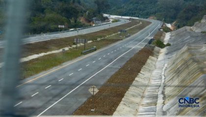 jalan-tol-ibu-kota-nusantar-ikn-menghubungkan-kota-balikpapan-dengan-kawasan-inti-pusat-pemerintahan-kipp-nusantara-di-kaliman-1787646519331_169